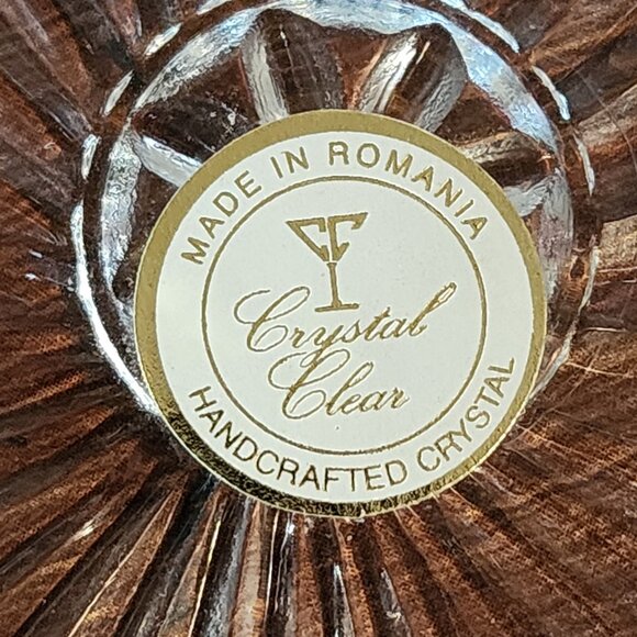 Vintage Crystal Clear Heart Shaped Lidded Trinket Box Hand Crafted in Romania - Picture 10 of 10